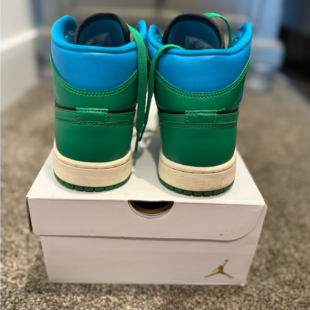 Jordan High-Top Sneakers in Green and Black - Picture 3 of 6